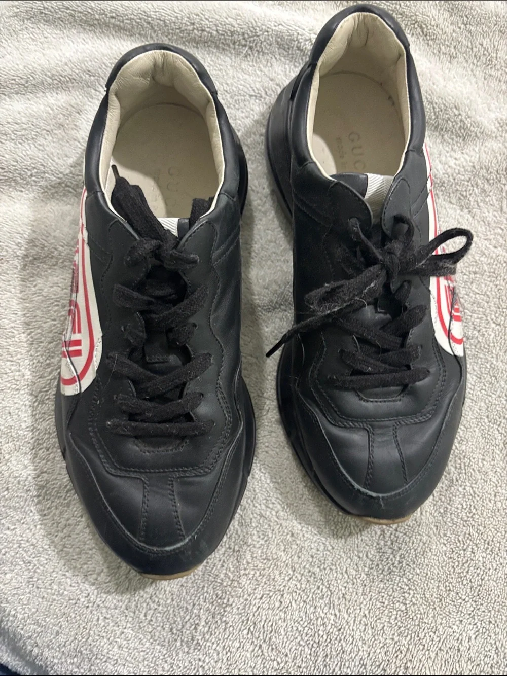 Gucci Black Leather Men's Sneakers with Red Side Logo